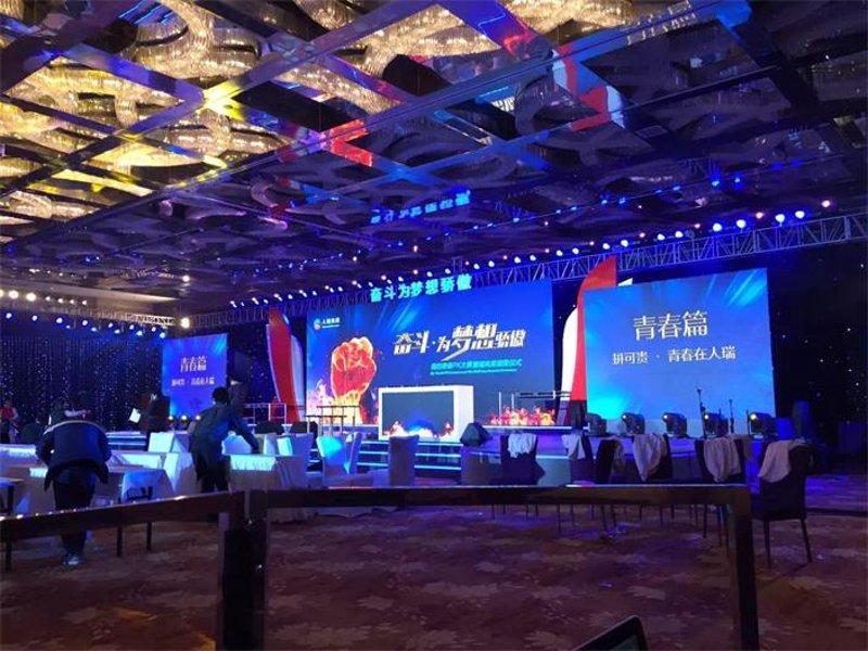品牌推广经理，这个职位听起来是不是既诱人又充满挑战？今天，我们就通过对话的方式，来深入探讨一下品牌推广经理的具体职责与日常工作吧！